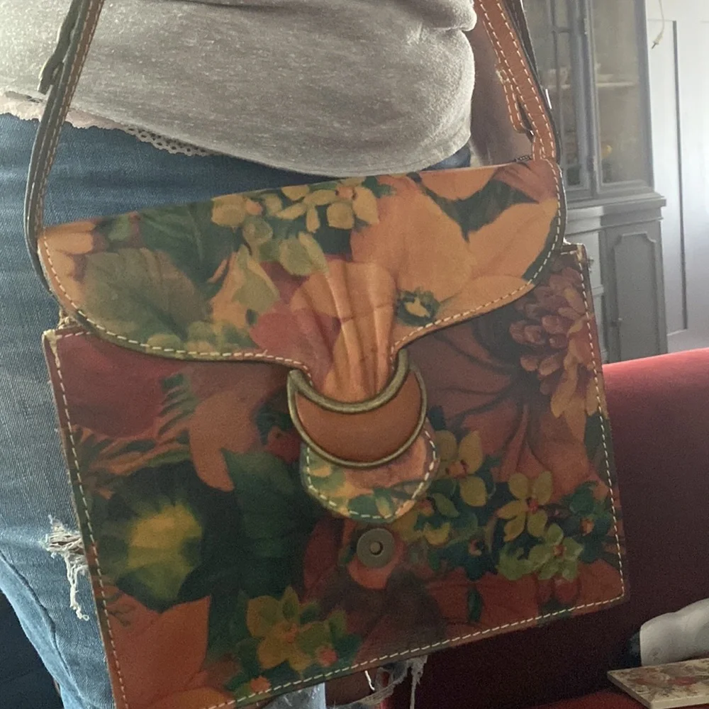 Patricia Nash Italian Leather Handbag - Picture 5 of 7